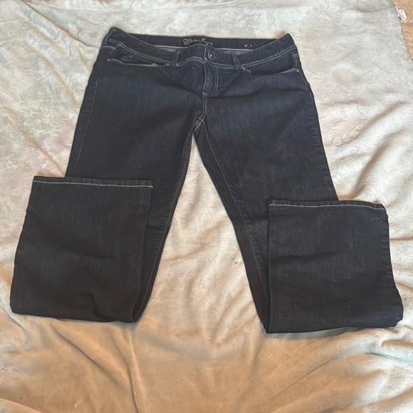 Guess Dark Wash Boot Cut Jeans Timeless Style - Picture 1 of 4